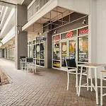 Laketown Wharf 0627