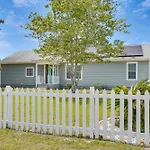 Dog-Friendly Panama City Home 1 Mi To Powell Lake!