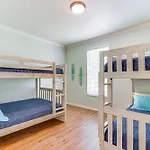 Dog-Friendly Panama City Home 1 Mi To Powell Lake!