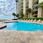 Pelican Walk 704