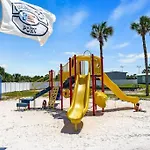 Sea Escape 2 Bedroom Beachfront At Pinnacle Port