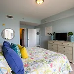Laketown Wharf - 810