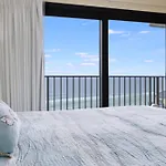 Commodore 605 3 Bedroom 3 Ba With 2 Beachfront Masters