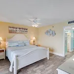 Commodore 605 3 Bedroom 3 Ba With 2 Beachfront Masters