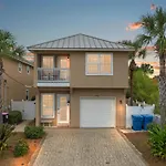 Escape To Sand Dollar Holler: Coastal Retreat, 3 Beds, 25 Baths, Sleeps 10!