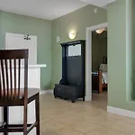 Tropical High-Rise Condo With Beachside Pool Access And Free Poolside Wifi - Unit 2004