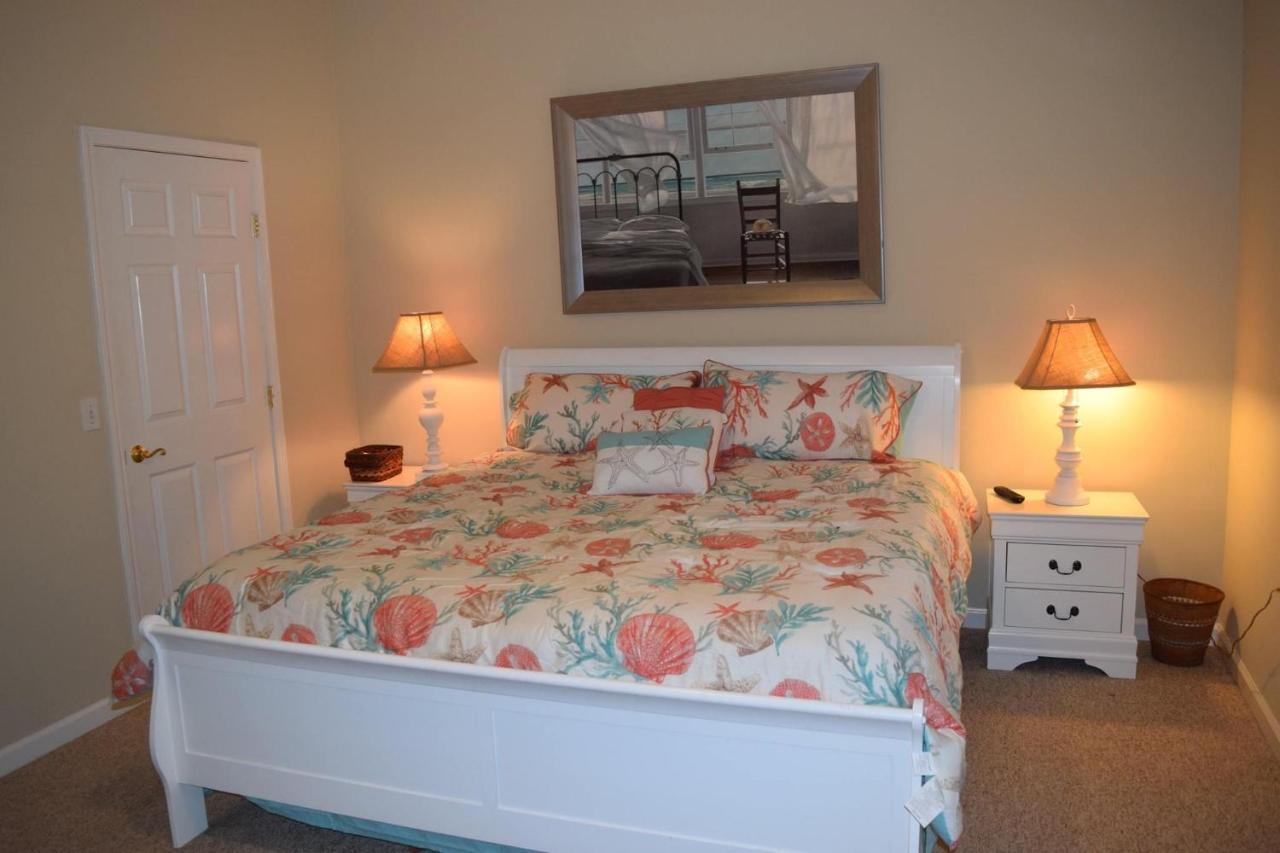 Holiday home Pugsys Paradise Sleeps 10!