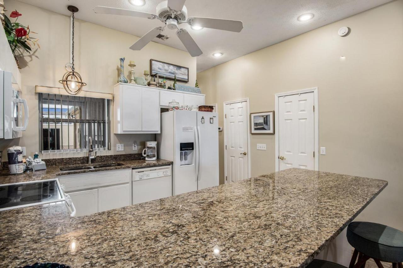 Pugsys Paradise Sleeps 10! Holiday home Panama City Beach