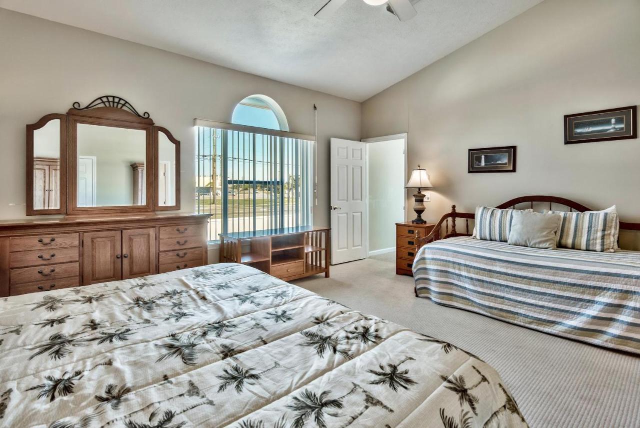 Pugsys Paradise Sleeps 10! * Panama City Beach