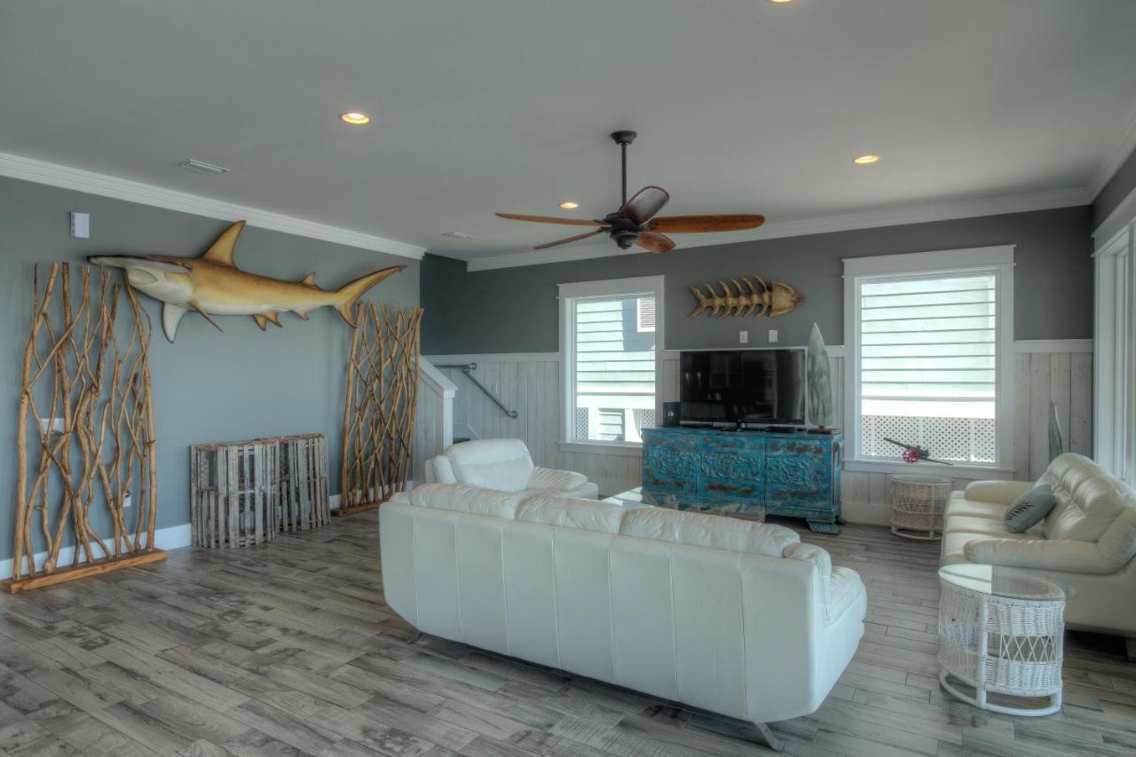 Making Waves - Huge Heated Beachfront Pool Hot Tub! In Pcb! Holiday home