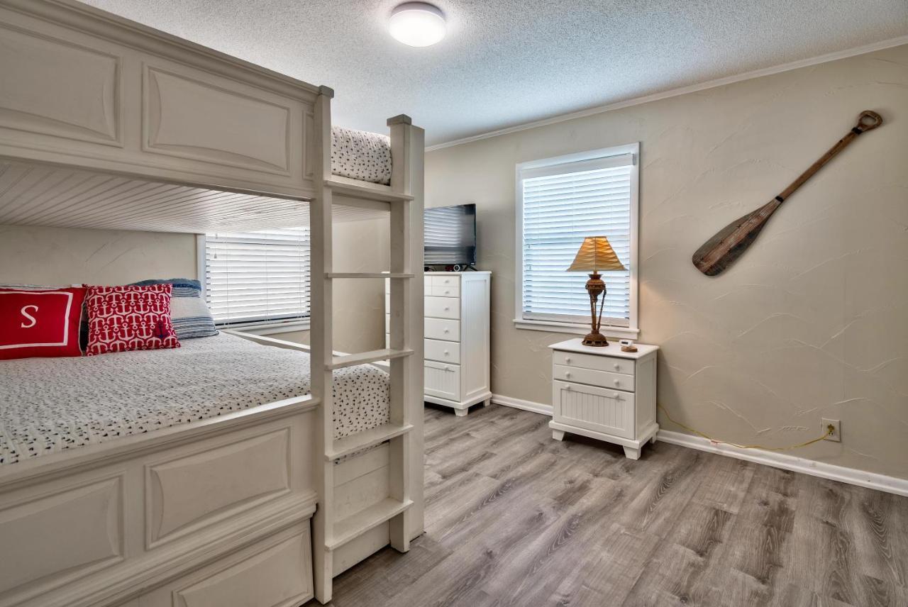 A View To Sea! West End! Sleeps 12! Hot Tub! Panama City Beach