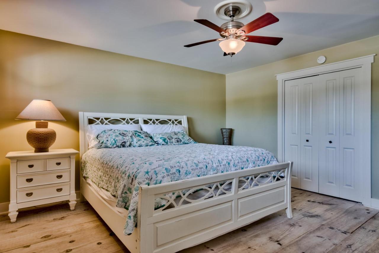 Sandy Bottoms - Fabulous West End House Hot Tub! *