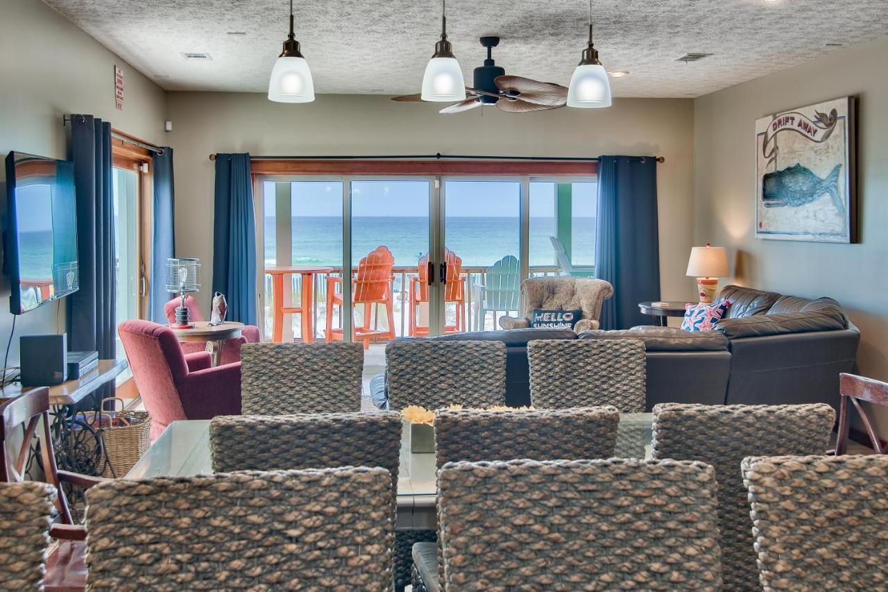 Holiday home Beachcomber - Beachfront With Pool And Hot Tub - On The Beach!