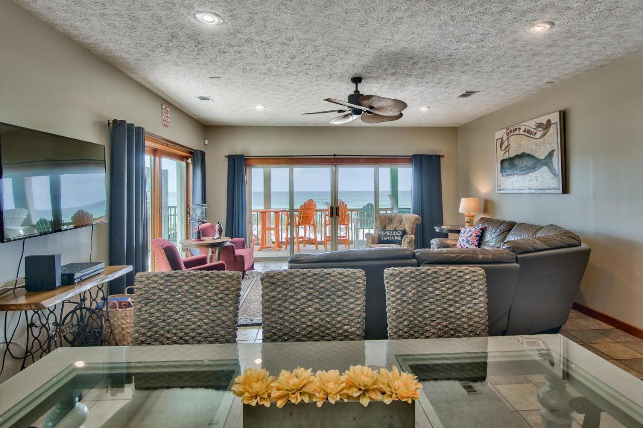 Beachcomber - Beachfront With Pool And Hot Tub - On The Beach! Holiday home