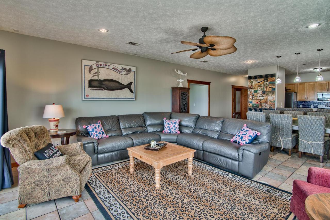 Beachcomber - Beachfront With Pool And Hot Tub - On The Beach! *