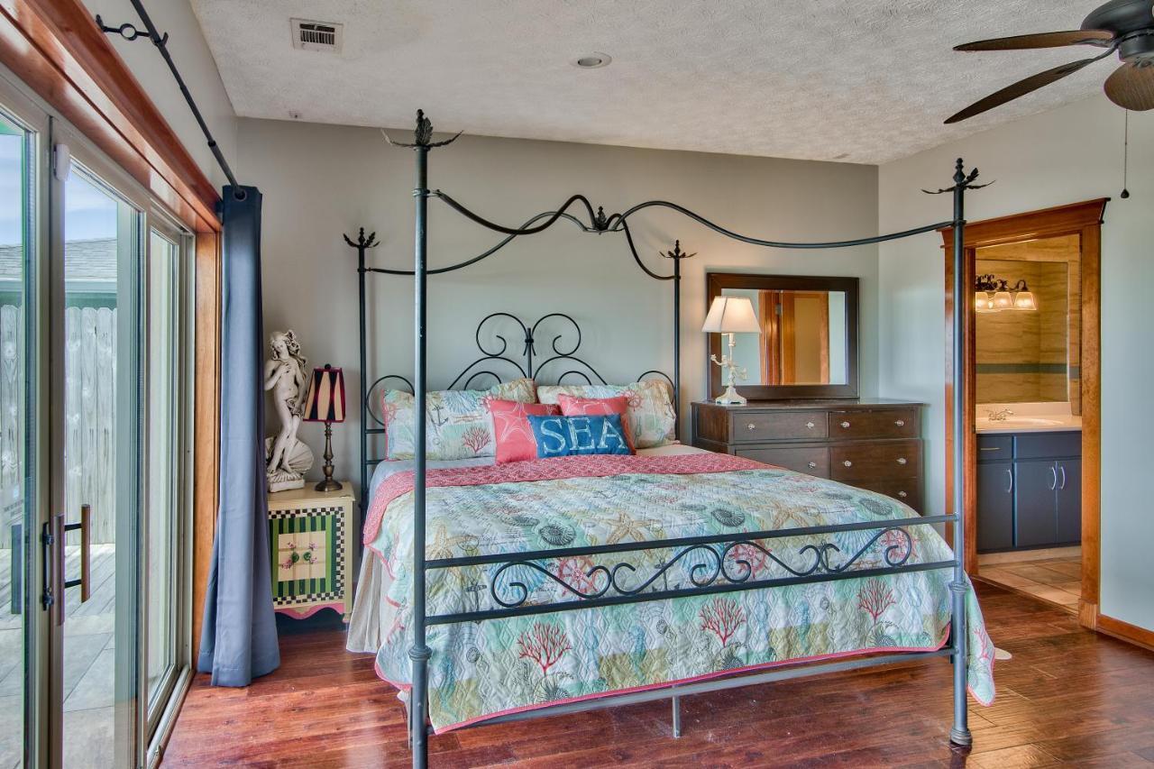 Beachcomber - Beachfront With Pool And Hot Tub - On The Beach! *