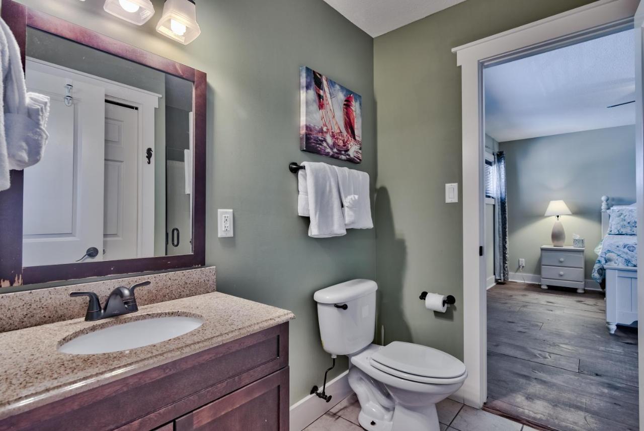 Holiday home Sandy Bottoms - Fabulous West End House Hot Tub! *