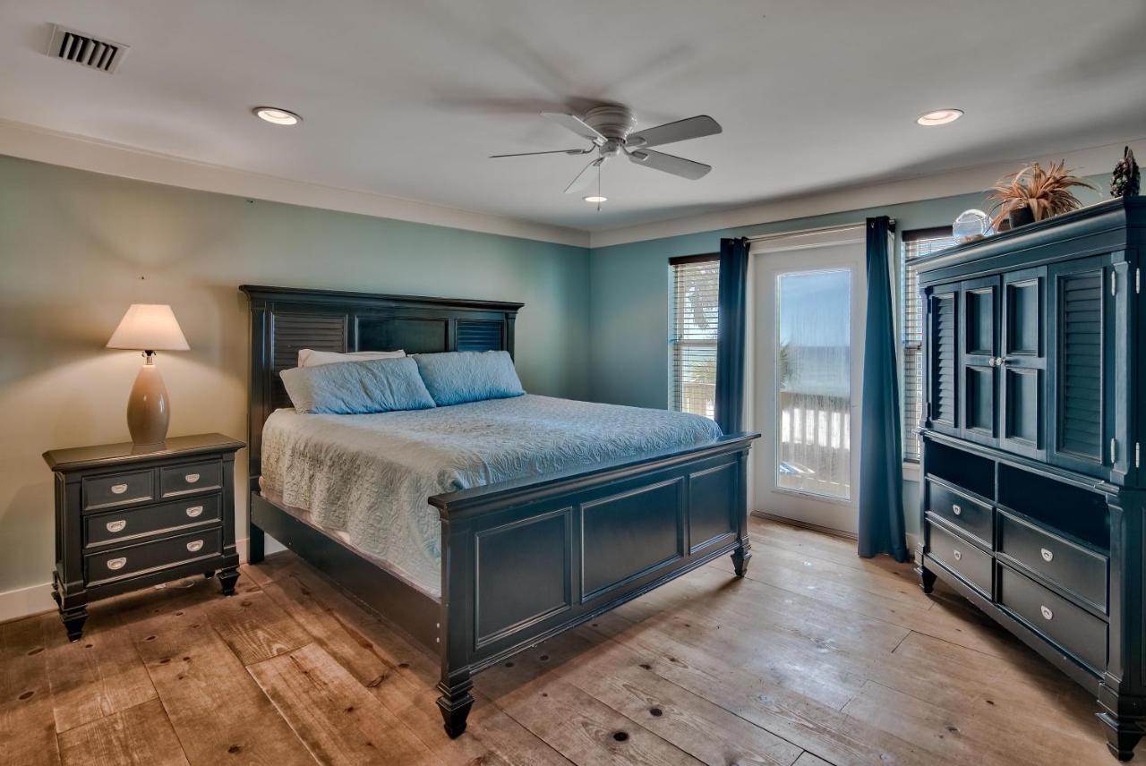 Sandy Bottoms - Fabulous West End House Hot Tub! *