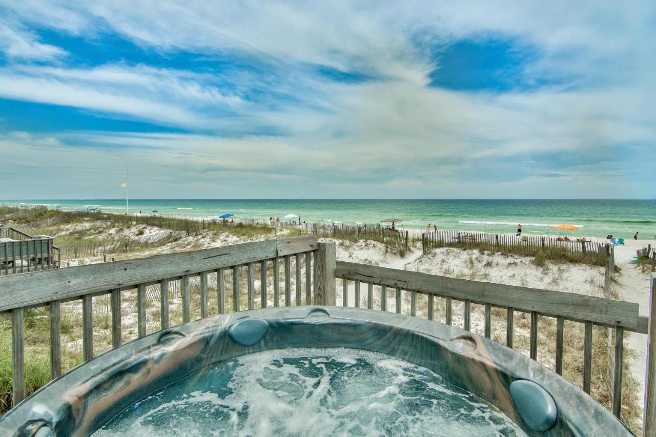 Holiday home Beachcomber - Beachfront With Pool And Hot Tub - On The Beach! *
