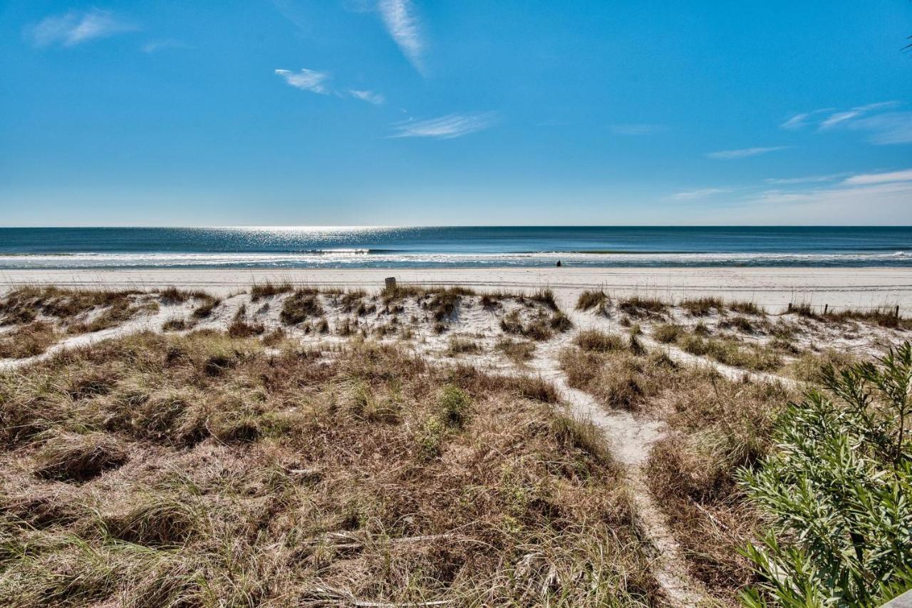 Holiday home Pugsys Paradise Sleeps 10!