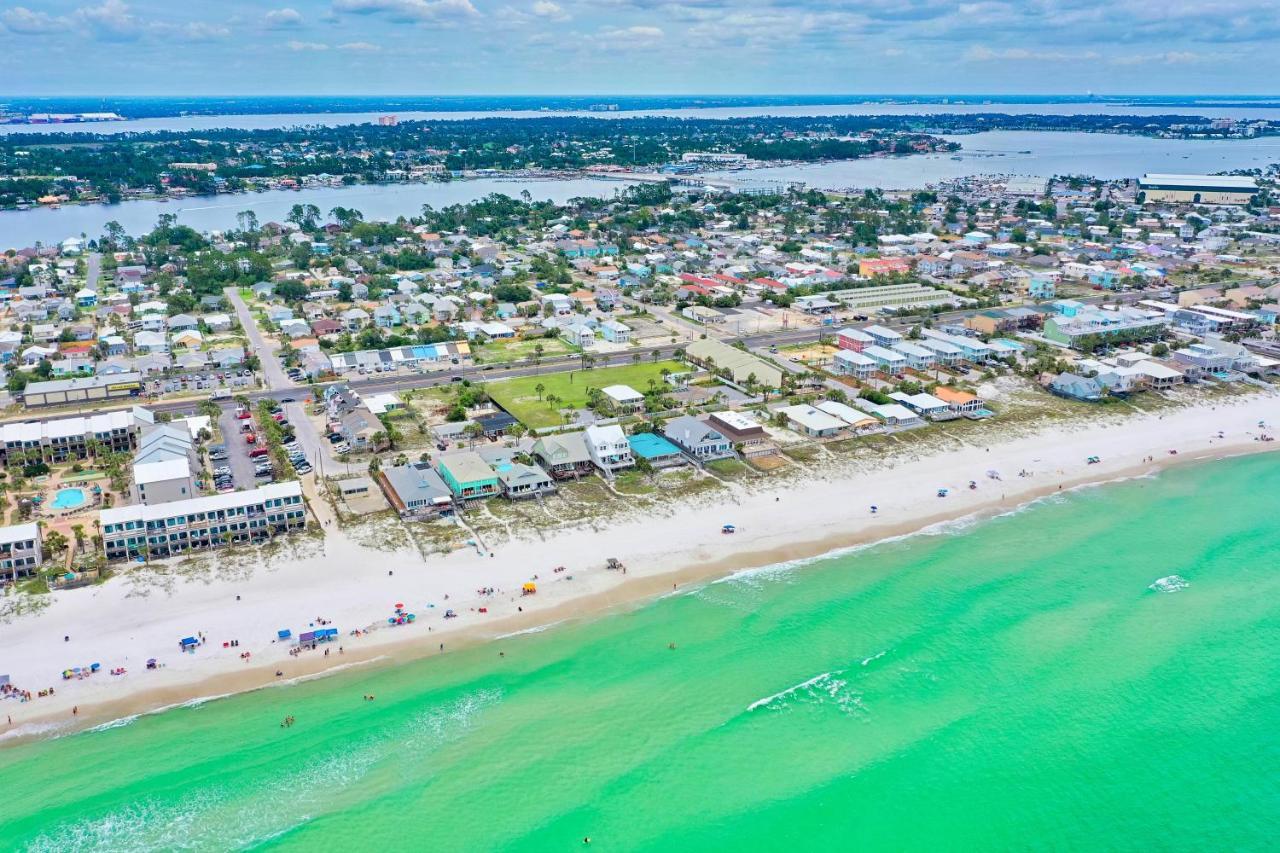 Holiday home Beachcomber - Beachfront With Pool And Hot Tub - On The Beach!