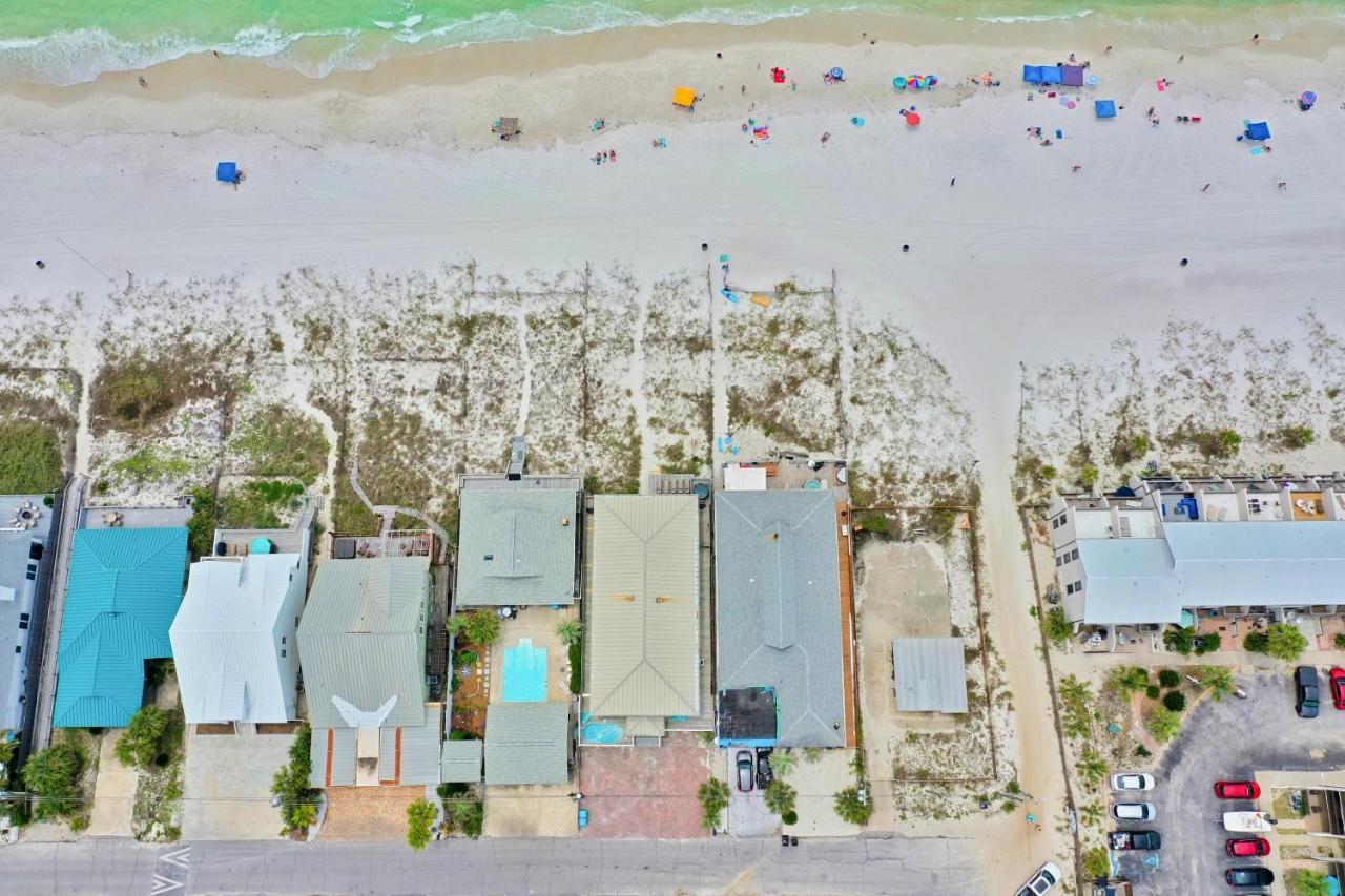 Holiday home Beachcomber - Beachfront With Pool And Hot Tub - On The Beach! *