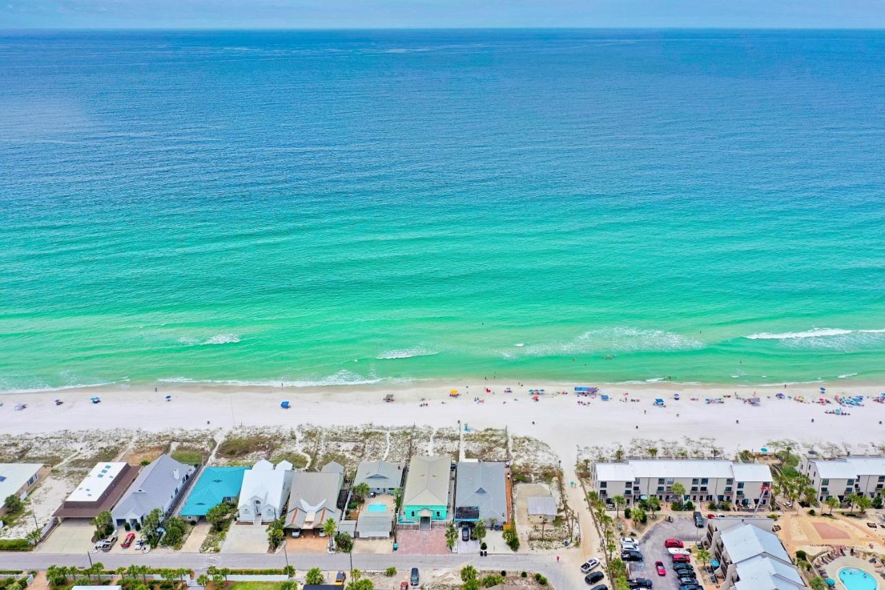 Holiday home Beachcomber - Beachfront With Pool And Hot Tub - On The Beach!