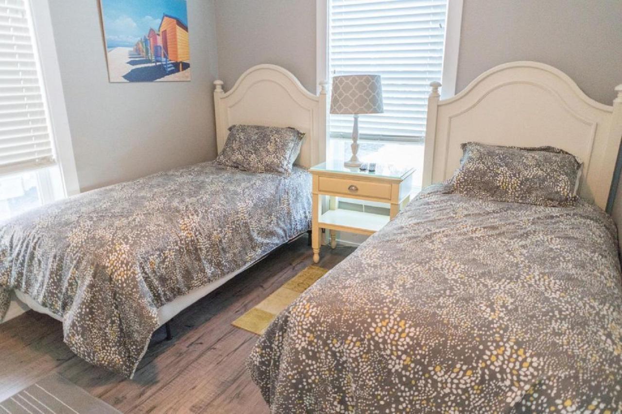 Holiday home Southern Comfort - Beautiful Private Beachfront Home!