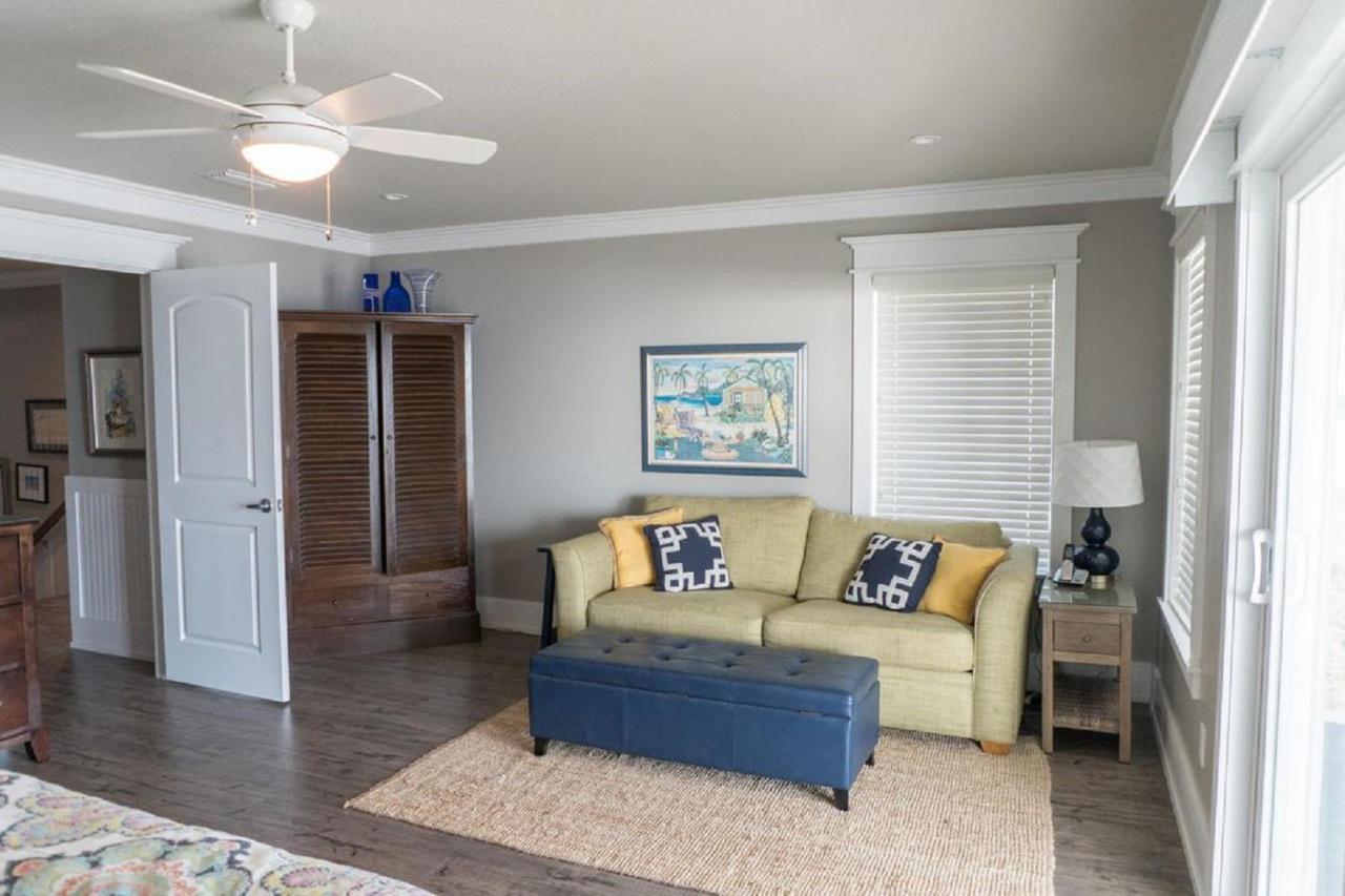 Holiday home Southern Comfort - Beautiful Private Beachfront Home! *