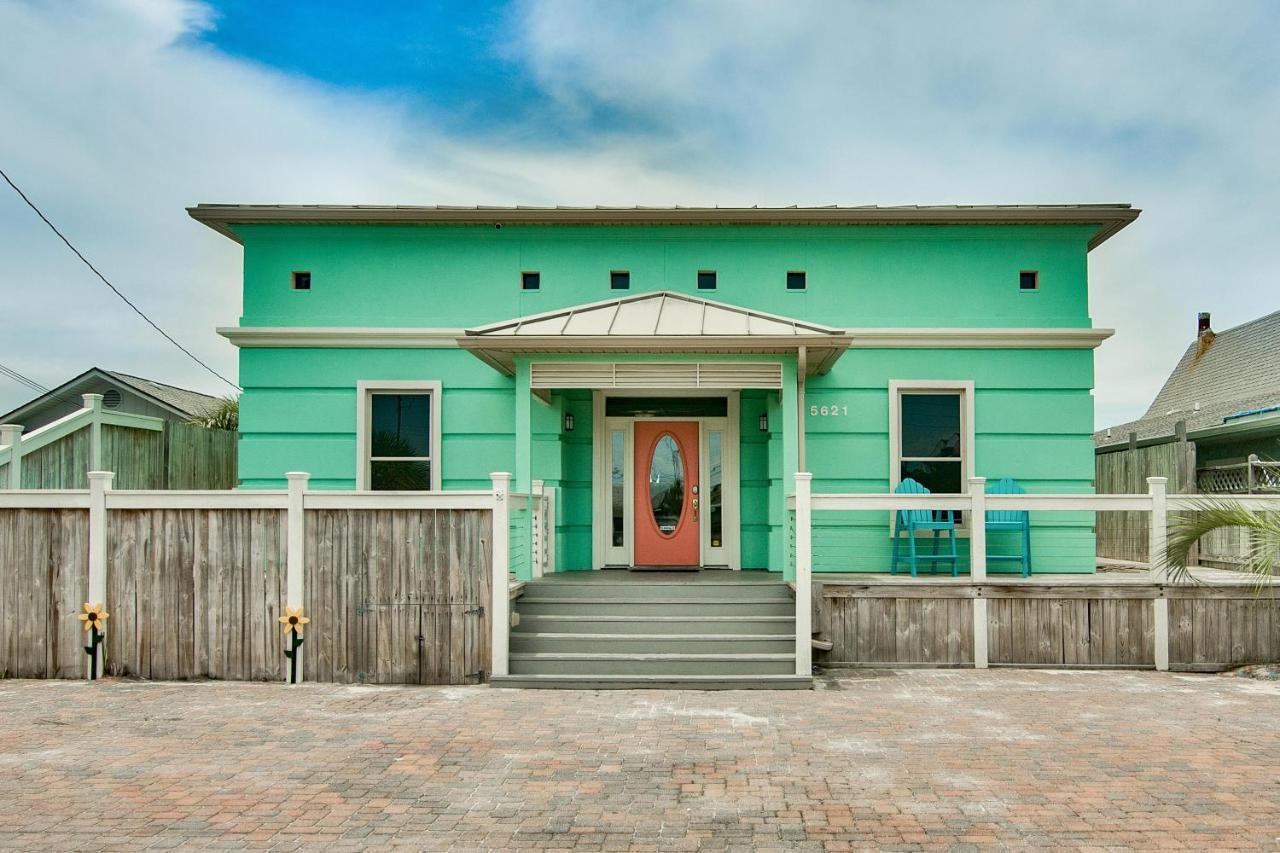 Beachcomber - Beachfront With Pool And Hot Tub - On The Beach! *
