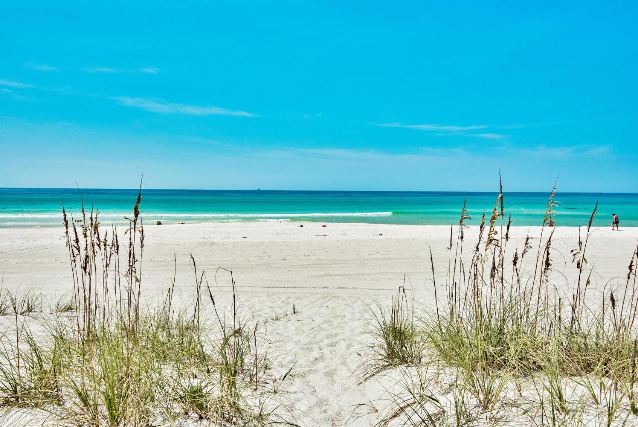 Beachcomber - Beachfront With Pool And Hot Tub - On The Beach! Holiday home