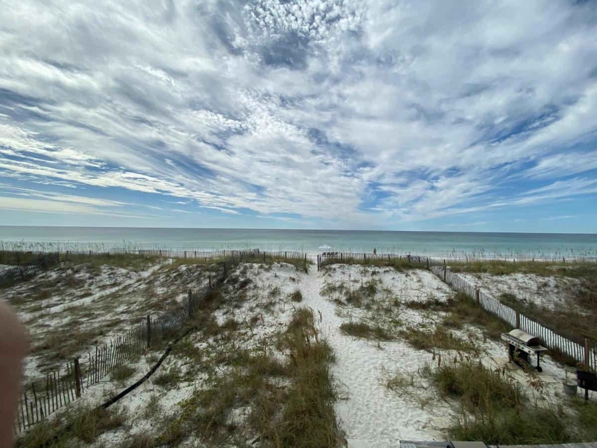 Holiday home Beachcomber - Beachfront With Pool And Hot Tub - On The Beach! *