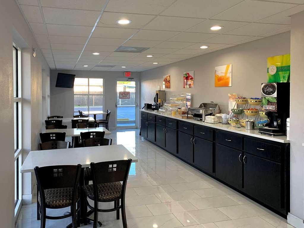 Quality Inn & Suites Near Panama City Beach 2*