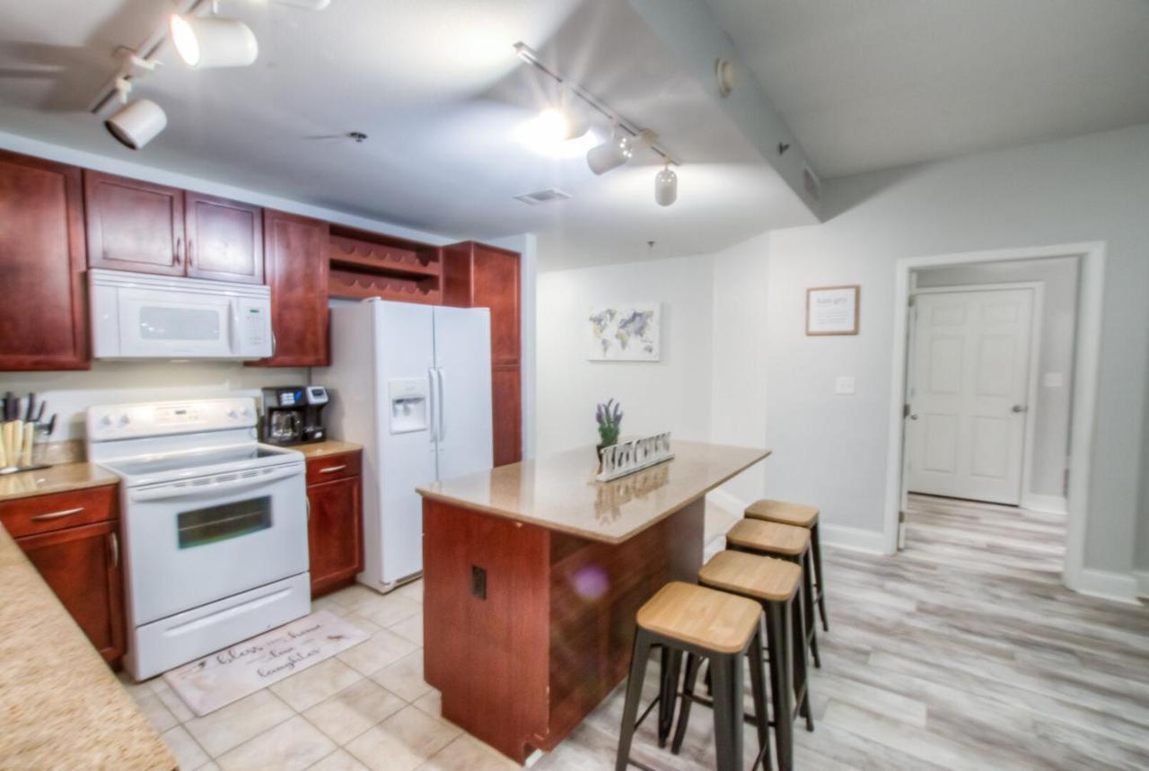 Brand New!laketown Wharf 233! Beautiful 3 Bd, Great Amenities, And Great Location Holiday home