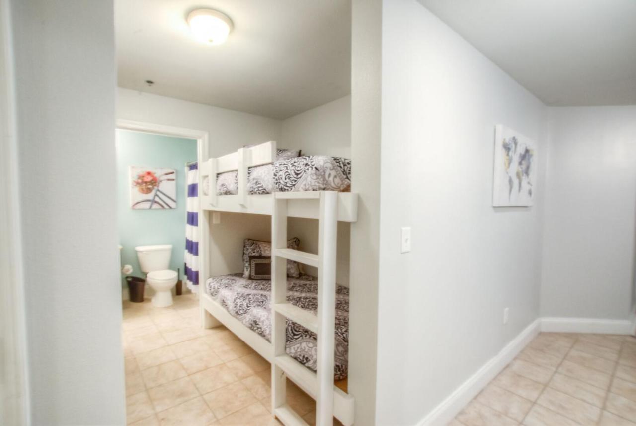 Brand New!laketown Wharf 233! Beautiful 3 Bd, Great Amenities, And Great Location *