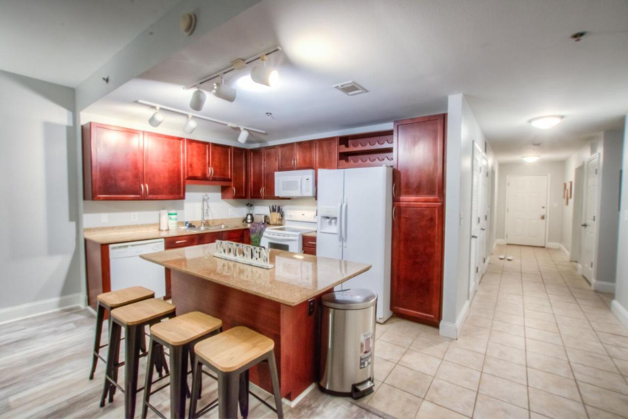 Brand New!laketown Wharf 233! Beautiful 3 Bd, Great Amenities, And Great Location