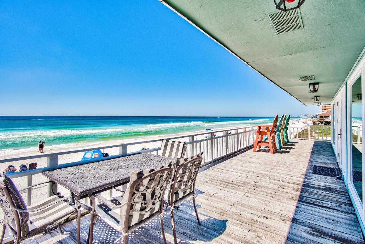 Island Time- Wonderful Private Beachfront - Beautiful!!! Holiday home *