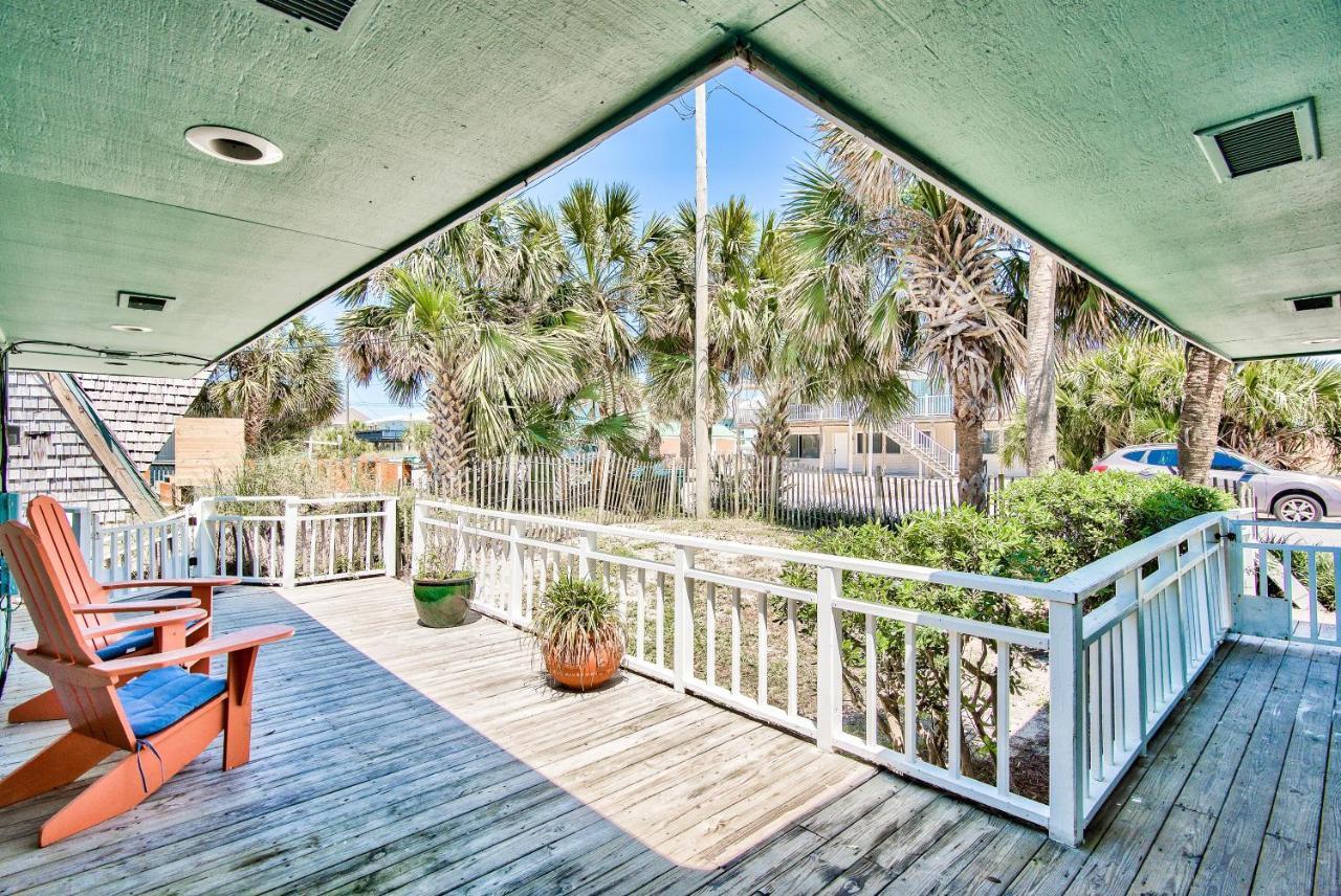 Island Time- Wonderful Private Beachfront - Beautiful!!! Holiday home *