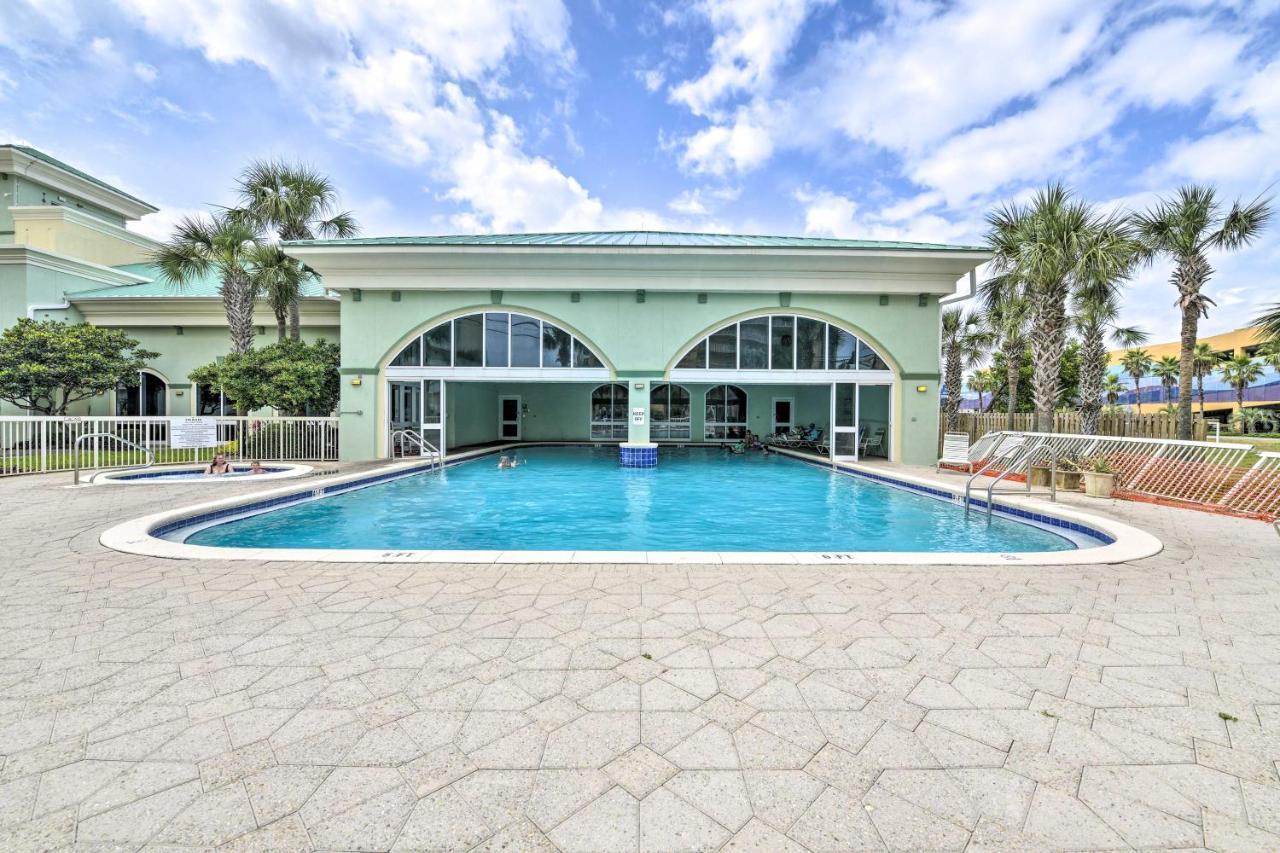 Beachfront Pcb With Ocean View And Pool Access!