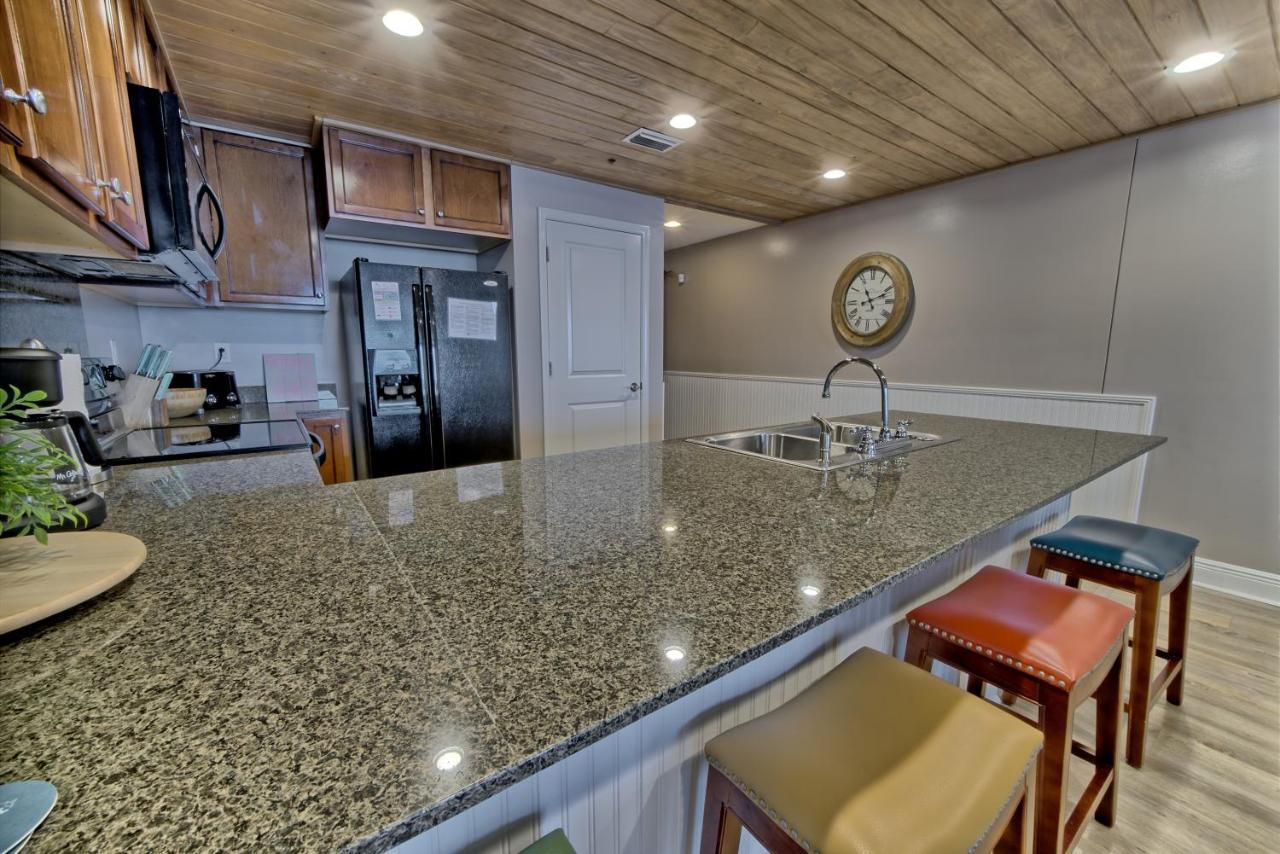 Sterling Breeze - Luxury Front * Panama City Beach