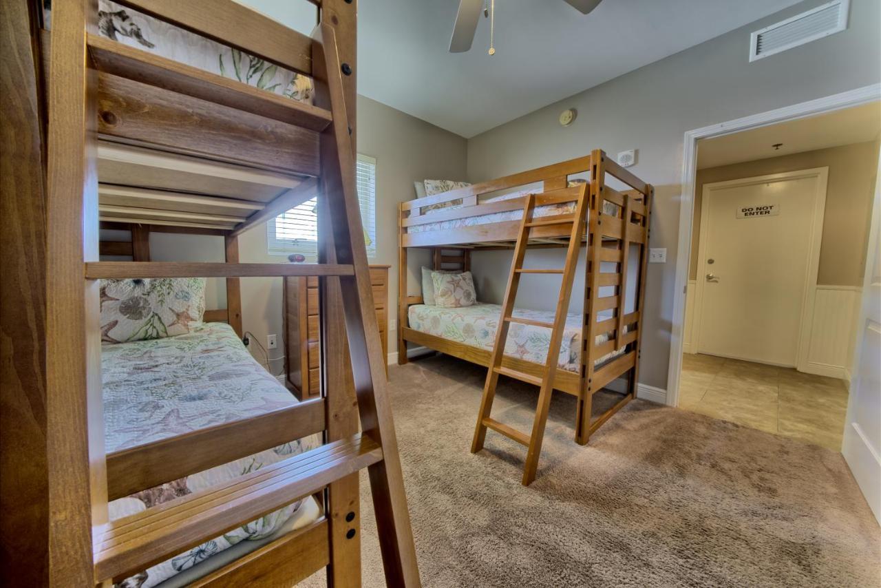 Sterling Breeze - Luxury Front Apartment Panama City Beach