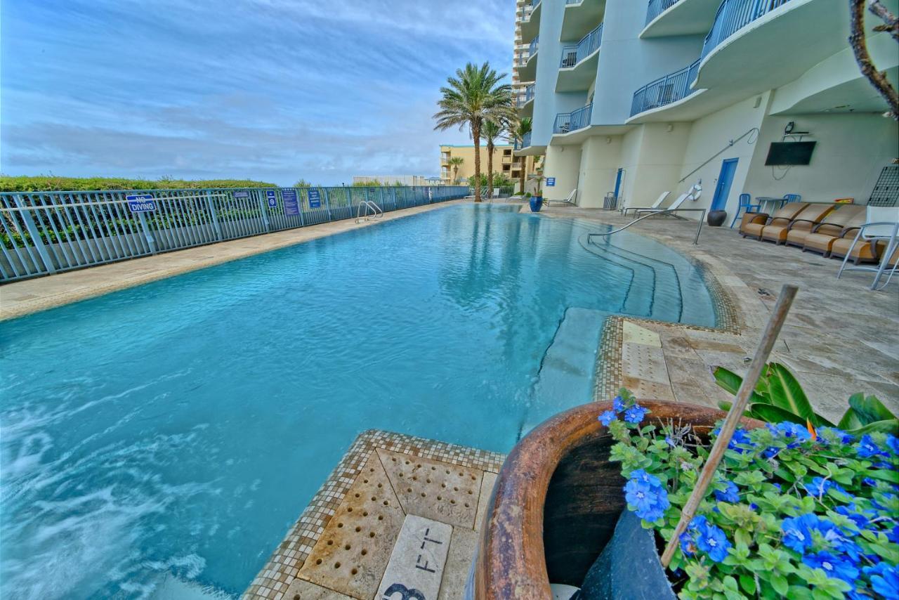 Sterling Breeze - Luxury Front