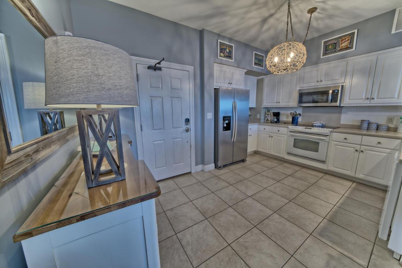 Cozy Oceanfront With Beachside Pool - Unit 1602