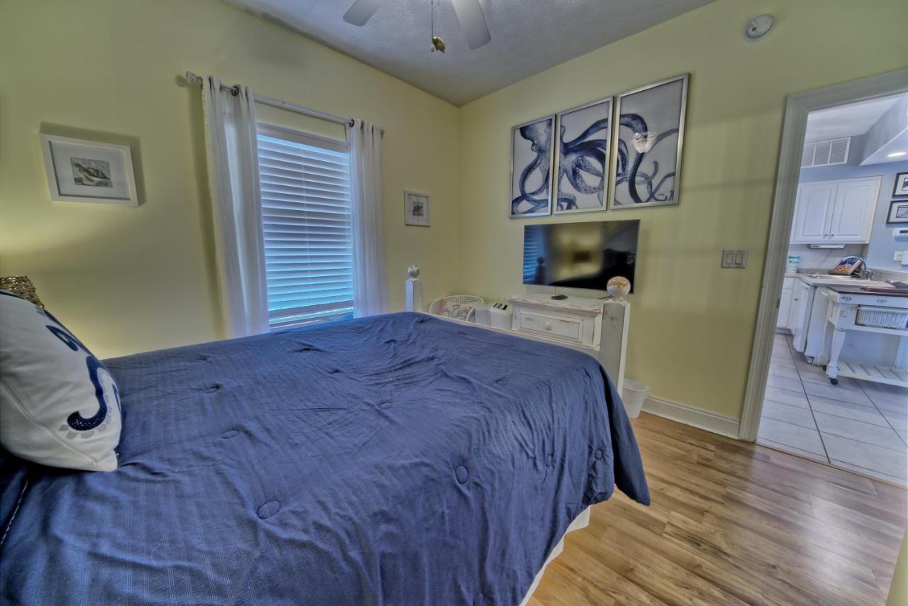 Cozy Oceanfront With Beachside Pool - Unit 1602