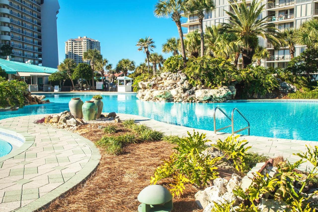Edgewater & Golf Villa! Steps To The Beach!