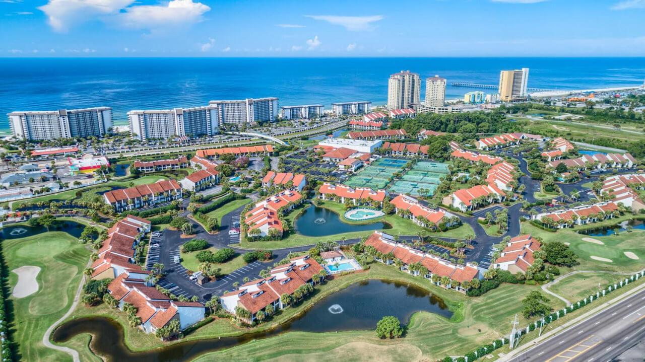 Edgewater & Golf Villa! Steps To The Beach!