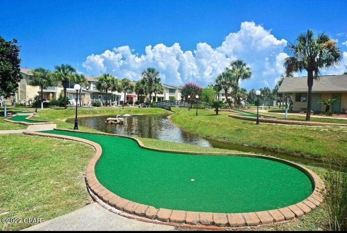 Sunny Daze: Beachside Family Holiday home Panama City Beach