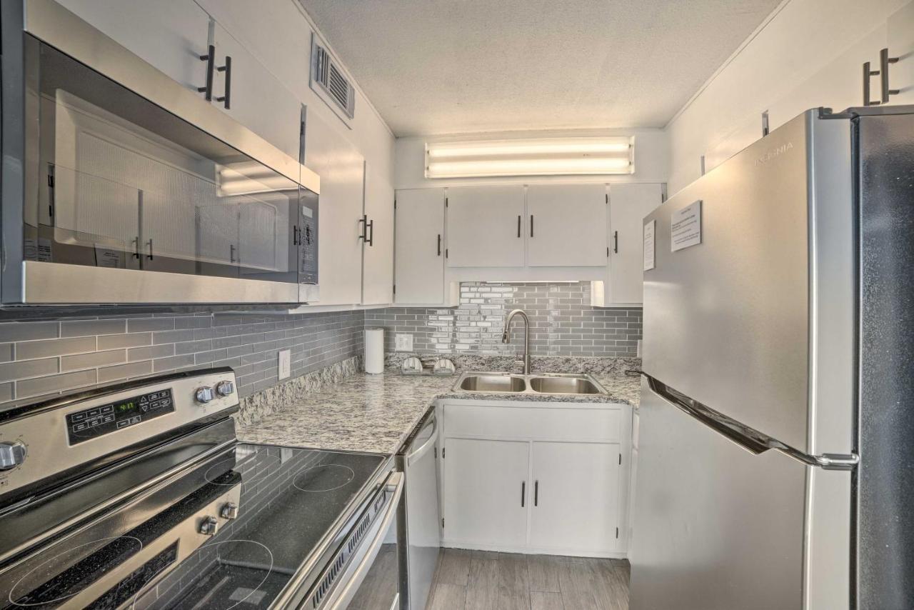 Apartment Beachfront With Access To Pools!