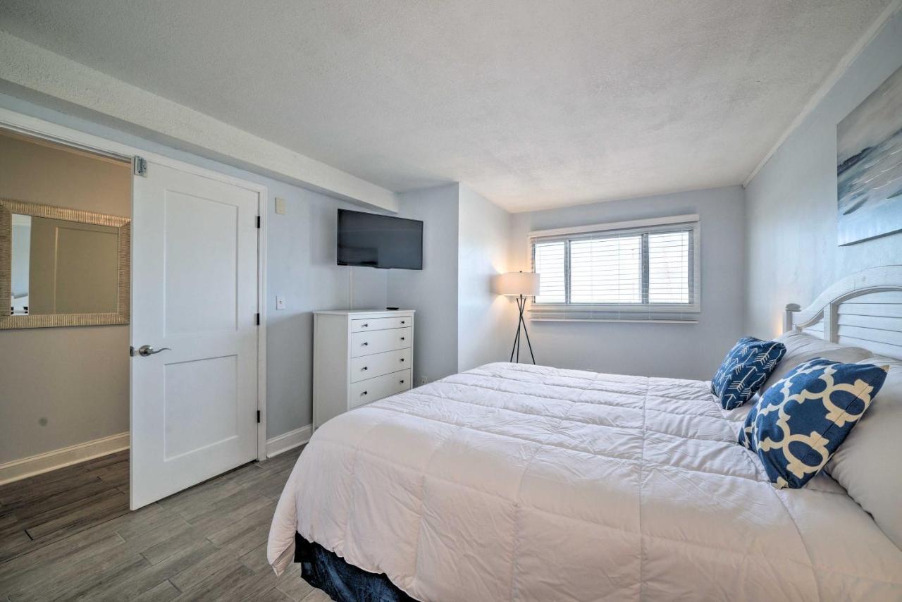 Apartment Beachfront With Access To Pools! *