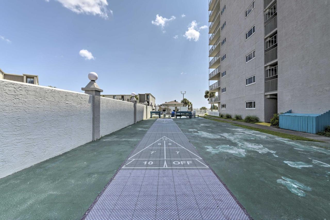 Apartment Beachfront With Access To Pools!